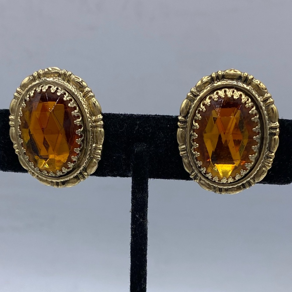 Vintage Whiting Davis Signed Oval Gold Tone Amber Rhinestone Clip On Earrings